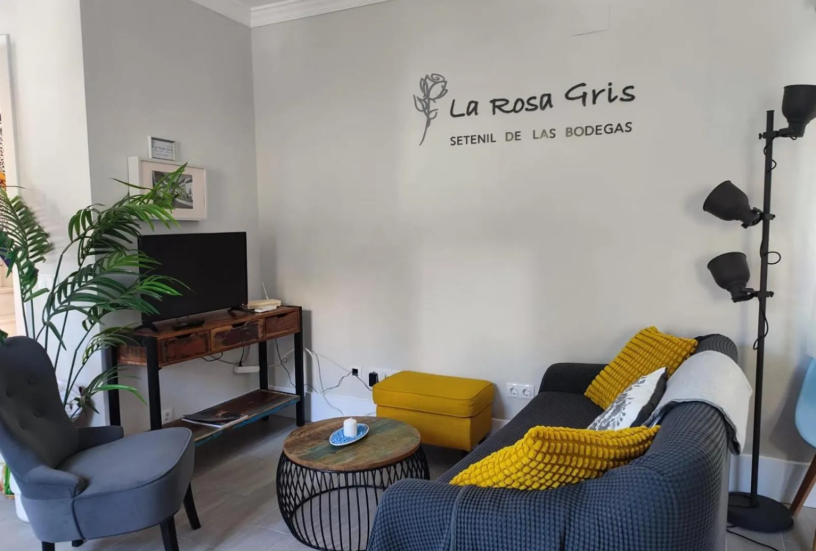 La Rosa Gris Apartment Setenil De Las Bodegas 0*,  Spain